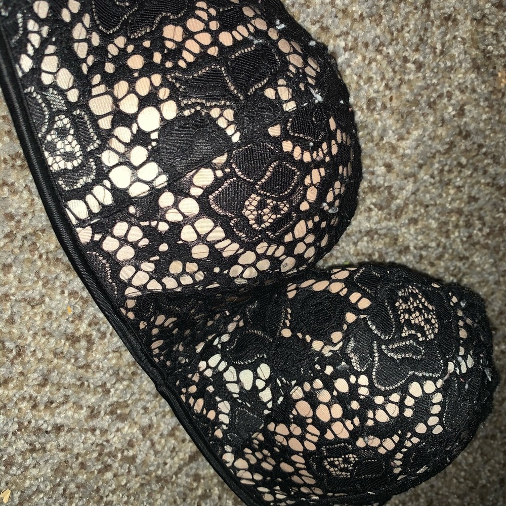 Victoria secret bombshell strapless bra size 32B